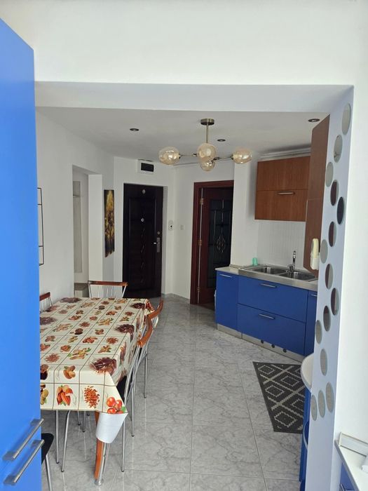 Dau în chirie apartament
