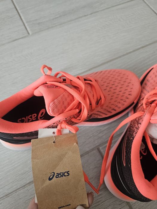Vând Adidași Asics,noi cu eticheta