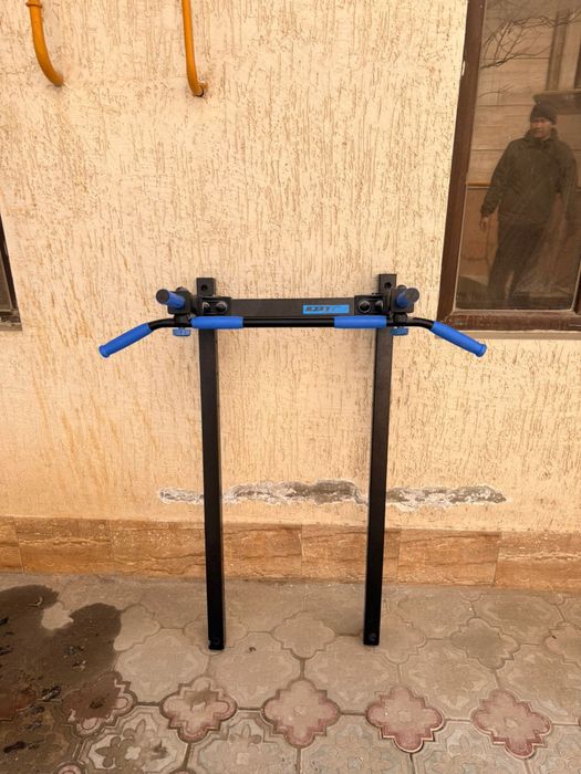 Турник сатылады.