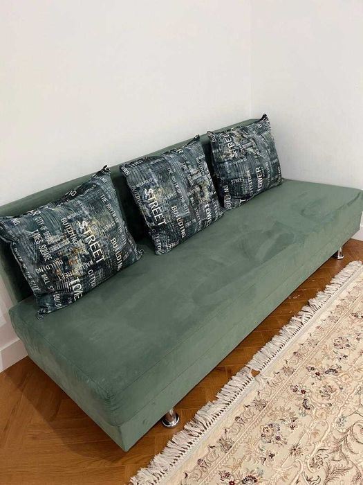 Диван, почти новый