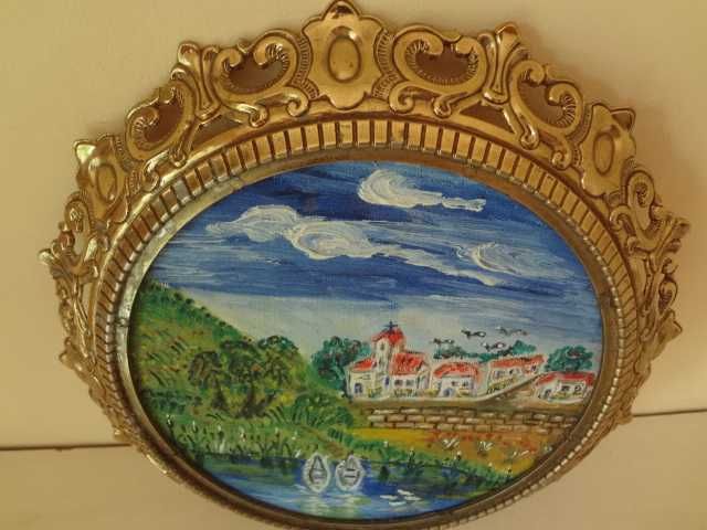 Овална картина с бронзова рамка