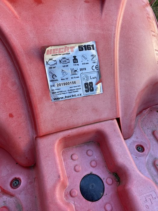 Tractoras de gazon Hecht 5161