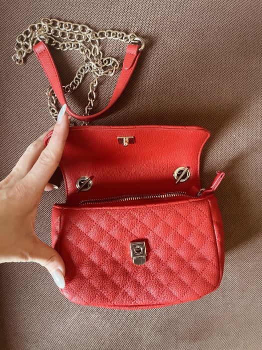 Нова чанта Valentino