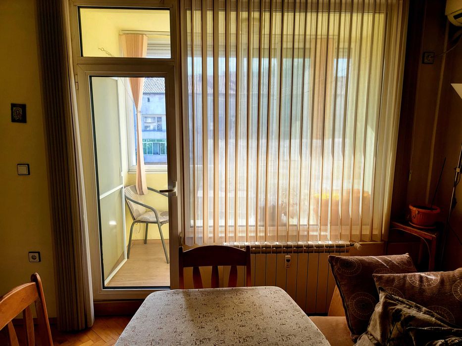 Дава се под наем Тристаен апартамент в Плевен, Идеален център - 74 кв.м за 331.5 € - Снимка #9