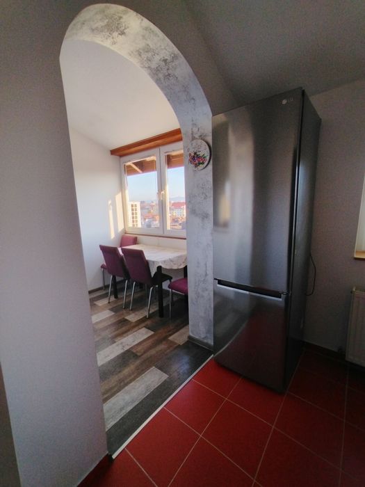 Inchiriez apartament