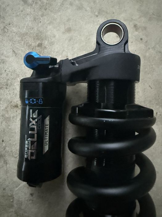 Rockshox super deluxe select+ coil nou!
