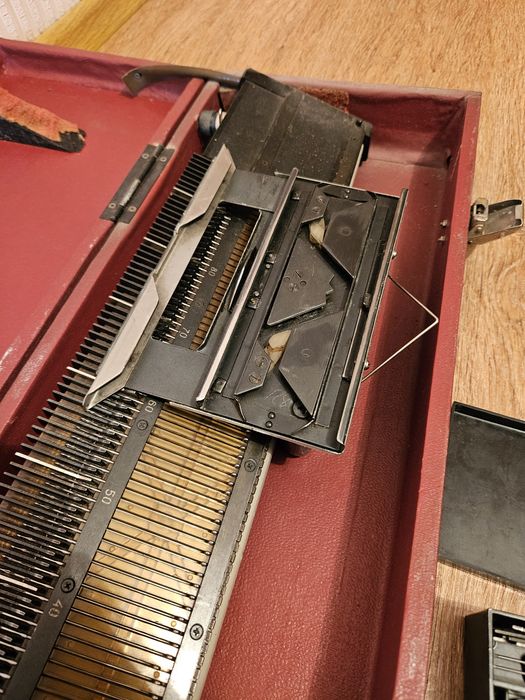 Швейная машинка НЕВА-2 рабочая