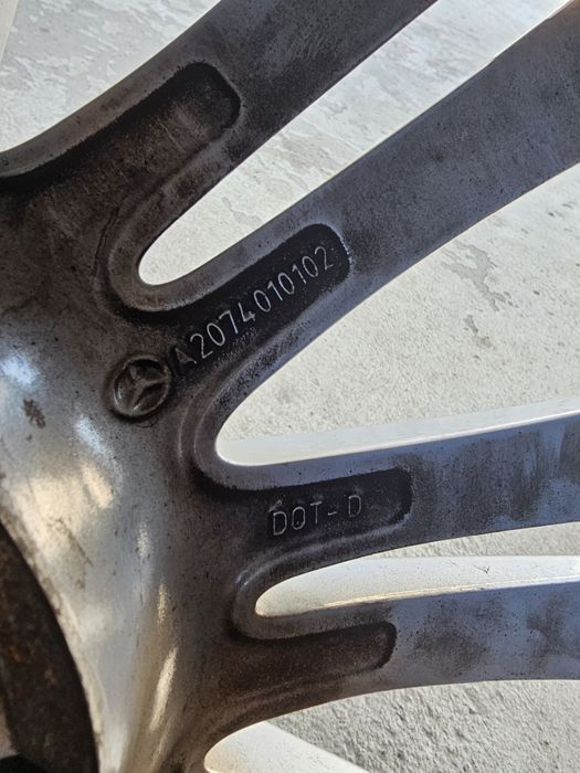 Jante Mercedes  r17  cu anvelopa iarna235 45  r17