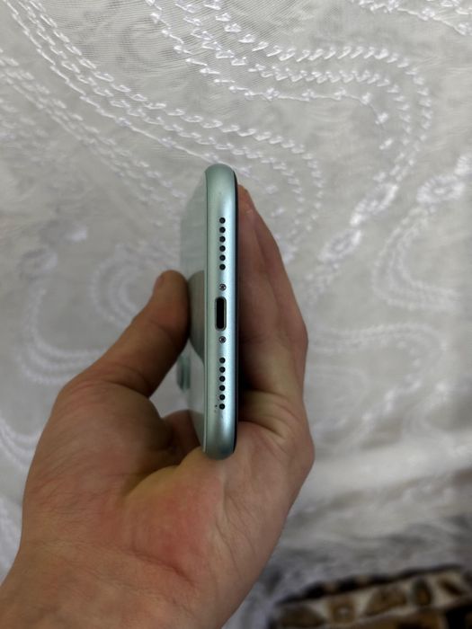 Продам айфон 11,64гб