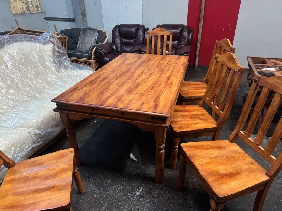 Маса за хранене с 5 стола