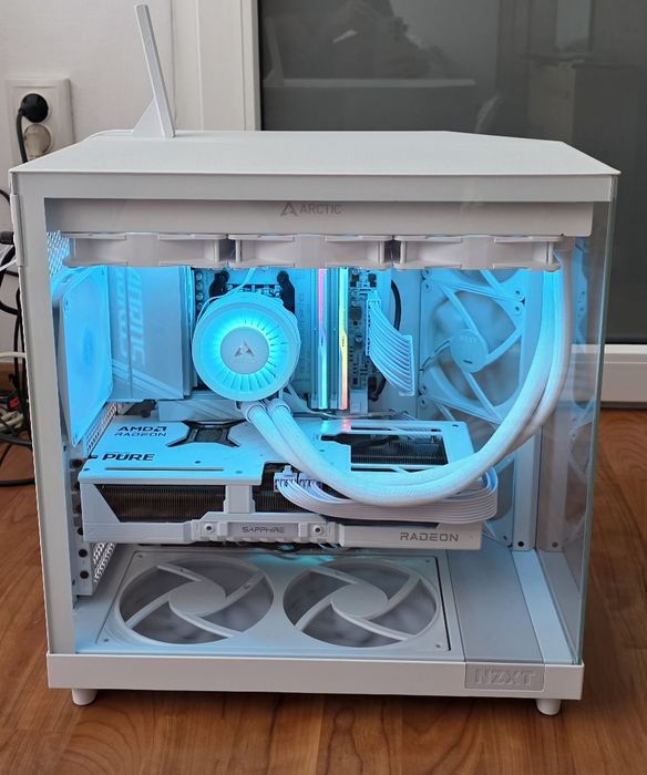 Desktop Gaming AM5 AMD 9950X 96GB DDR5 9070XT NZXT 1000W WHITE