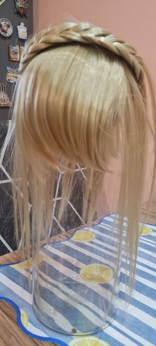 Руса перука с диадема и бретон