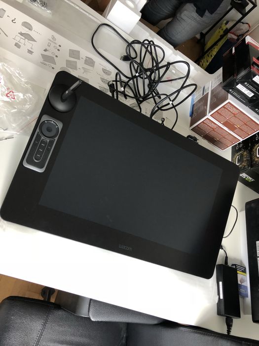 Tableta grafica Wacom Cintiq PRO DTH 2420 - 24 inch