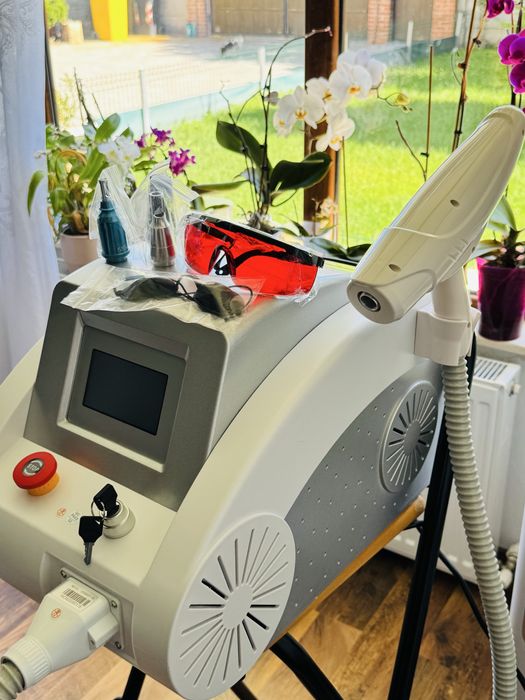 Laser Picosecon 1 milion impulsuri Carbon Peel Rejuvenare Faciala