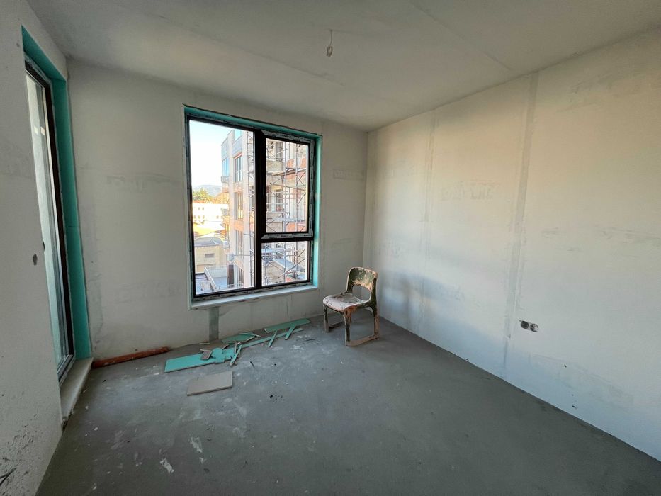 Продава апартамент с една спалня,  до у-ще Ехзарх Антим I