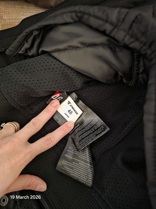 Geaca piele Dainese originala marimea 48 cu protectii