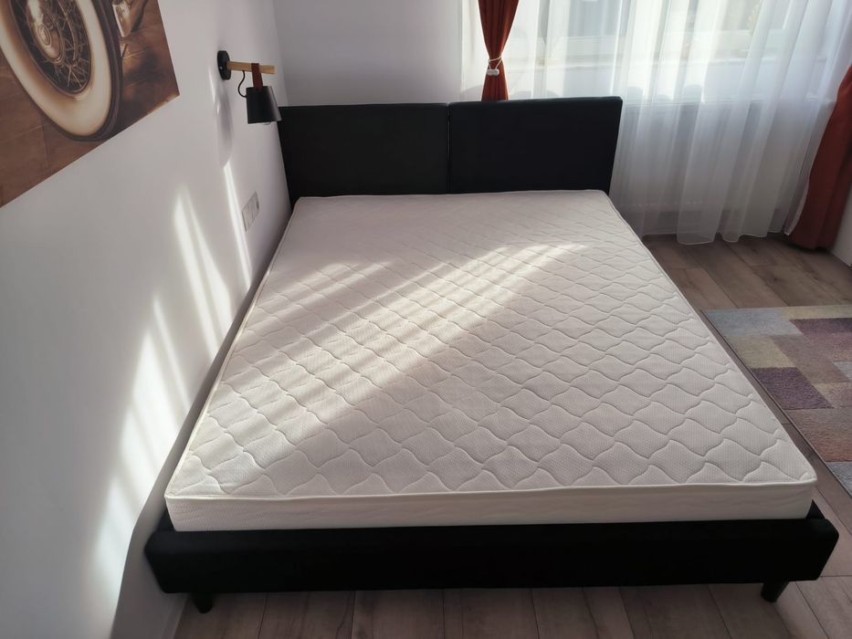 Pat dublu tapițat 160/200 + saltea