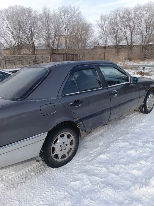 Мерседес автомобиль