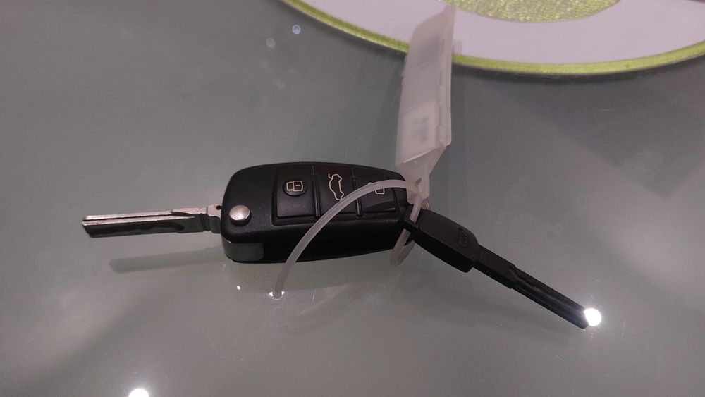 Продам ключ ауди а6с6 оригинал audi original