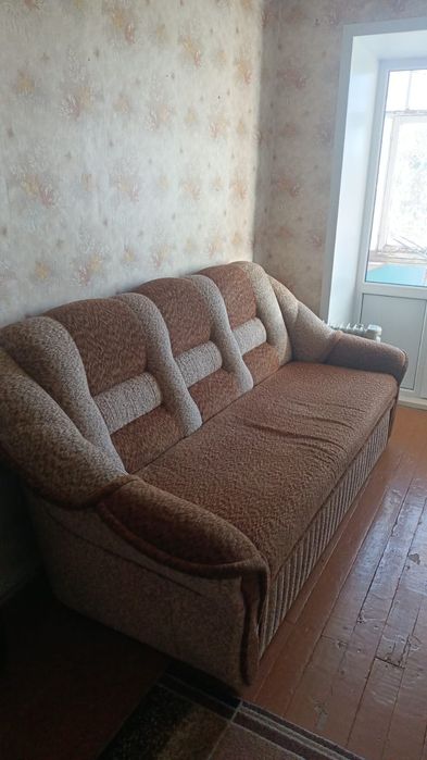 Продам Диван в хорошем состоянии
