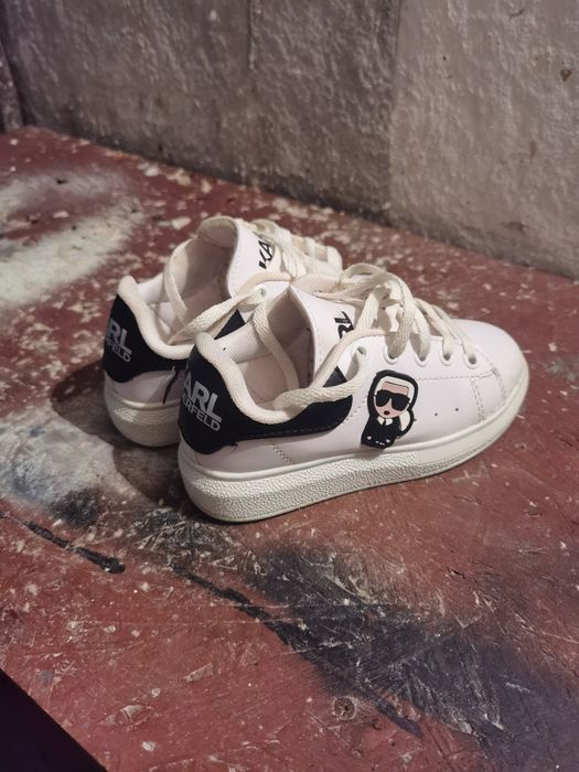 Adidași Karl Legerfild și adidas mărimea 25 și mărimea 35
