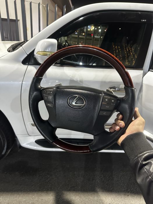 Руль от lx 570 рестайлинг