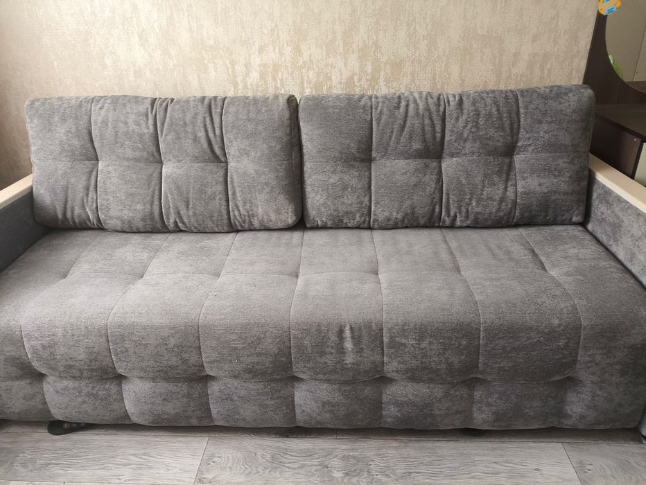 Продам компактный диван