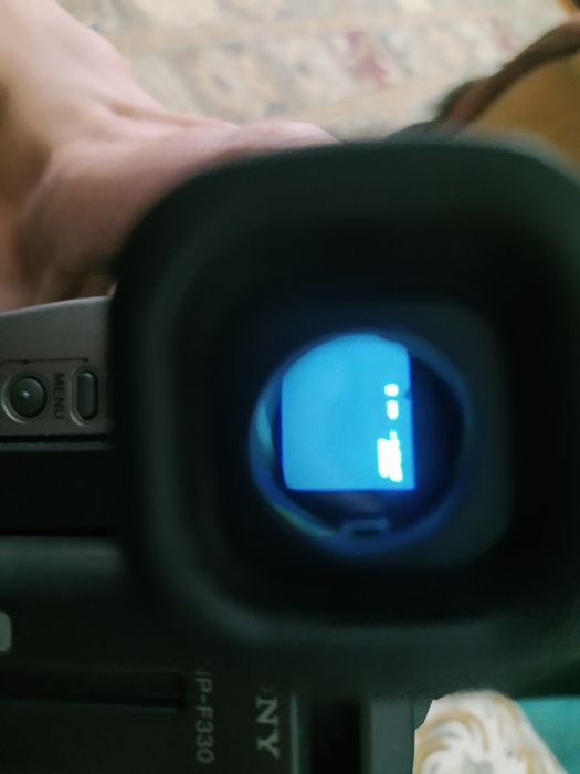 Продам видео камеру Sony