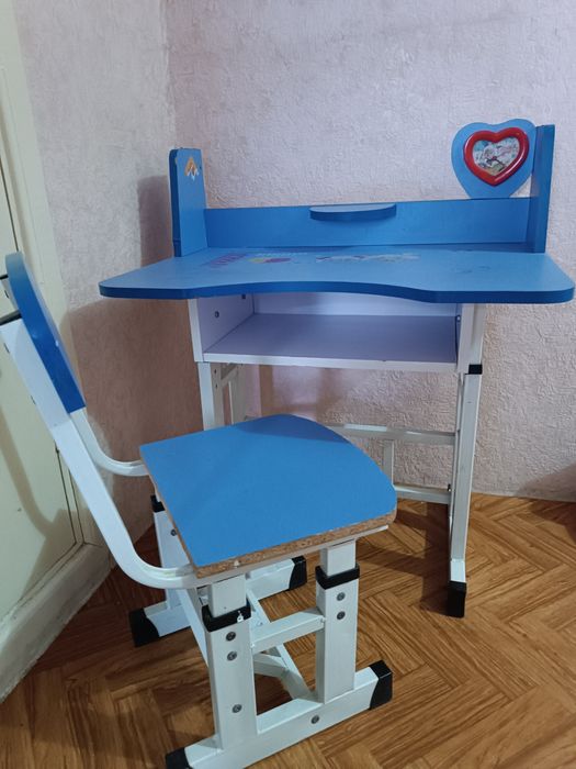 Детский стол -парта со стулом