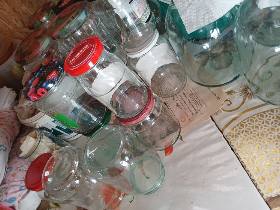 Продам банки, литровые, 3х литровые...