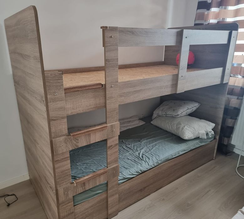 Pat supraetajat copii cu scară + 1 saltea inclusă (205 x 96 cm)