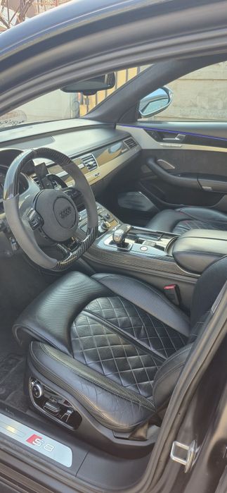 AUDI S8 670HP 911Nm