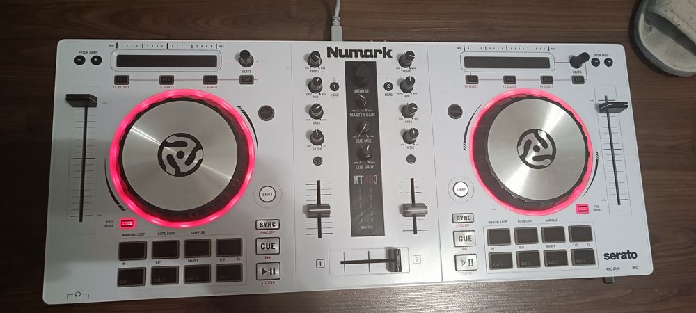 Mixer Numark MixTrack Pro 3