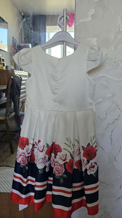 Нарядное платье, для девочки 116 рост