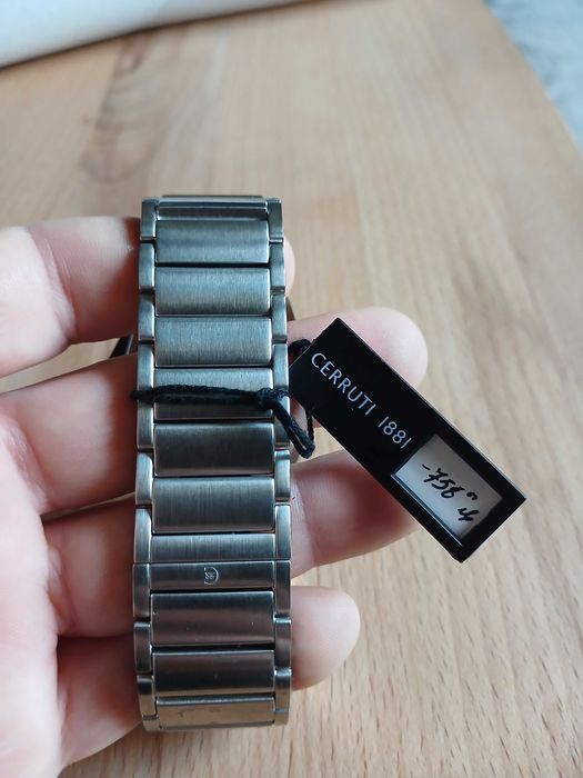 Часовници Cerruti,Breil