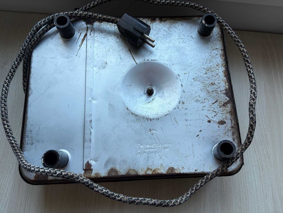 Продавам единичен готварски котлон