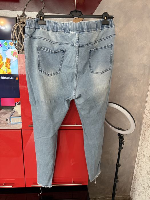 Vand blugi marime mare 4xl.  30 lei