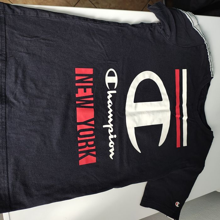 Tricouri copii Champion măsură 138/142……; 9-10 ani