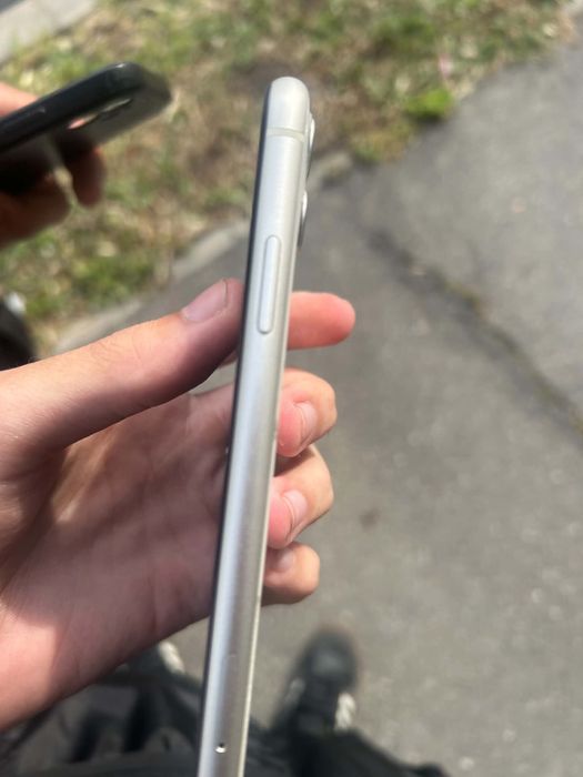 Vand iphone 11 capcitate 82 tin bateria o zii