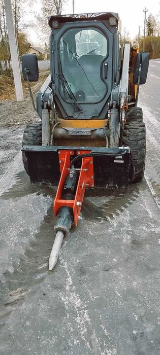 Гидромолот Impulse 100 L Classic на мини-погрузчик JCB SSL 175