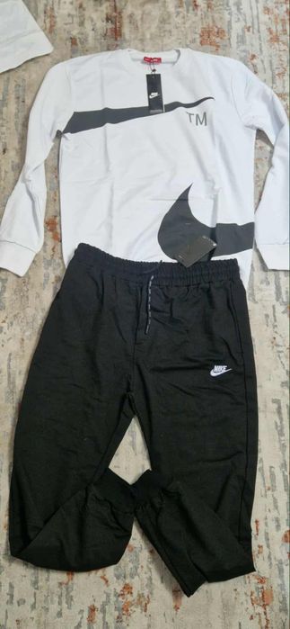 Cimpleu panaloni si bluza