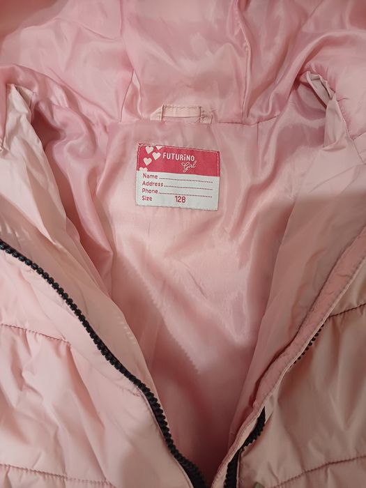 Продам куртку для девочек