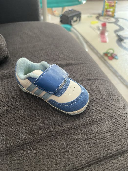 Бебешки обувки Adidas