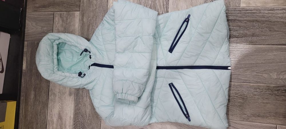 Продам осенние куртки