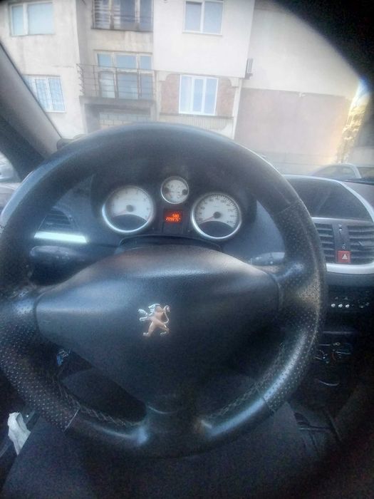 Пежо 207 бензин газ  2008г
