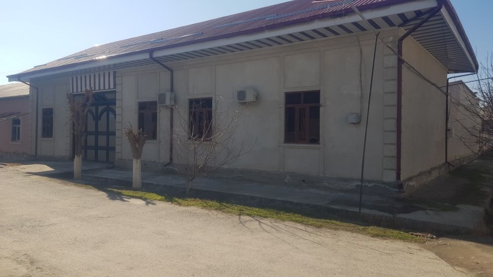 Karmanada 6 sotixli HOVLI sotiladi.