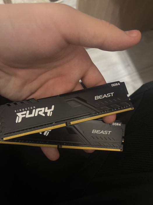 Kingston Fury 16gb RAM ddr4 3200Mhz