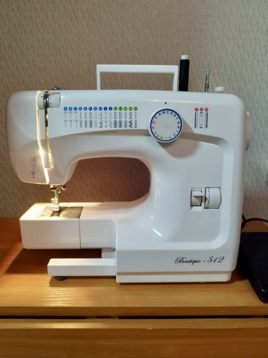 Швейная машинуа Boutique S12