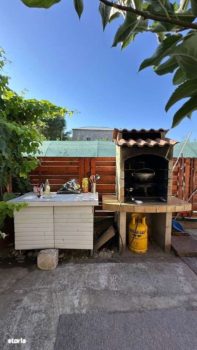 Casă spațioasă cu grădină, piscină și potențial venit din închiriere