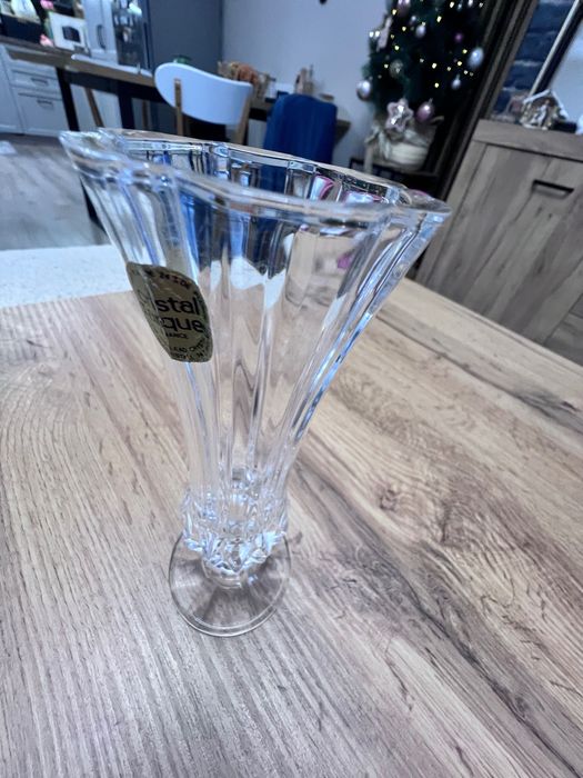 Красива малка , кристална ваза